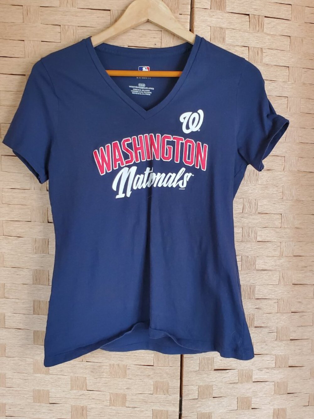 Washington Nationals Tee Size Medium V-Neck Short Sleeve Navy Blue
